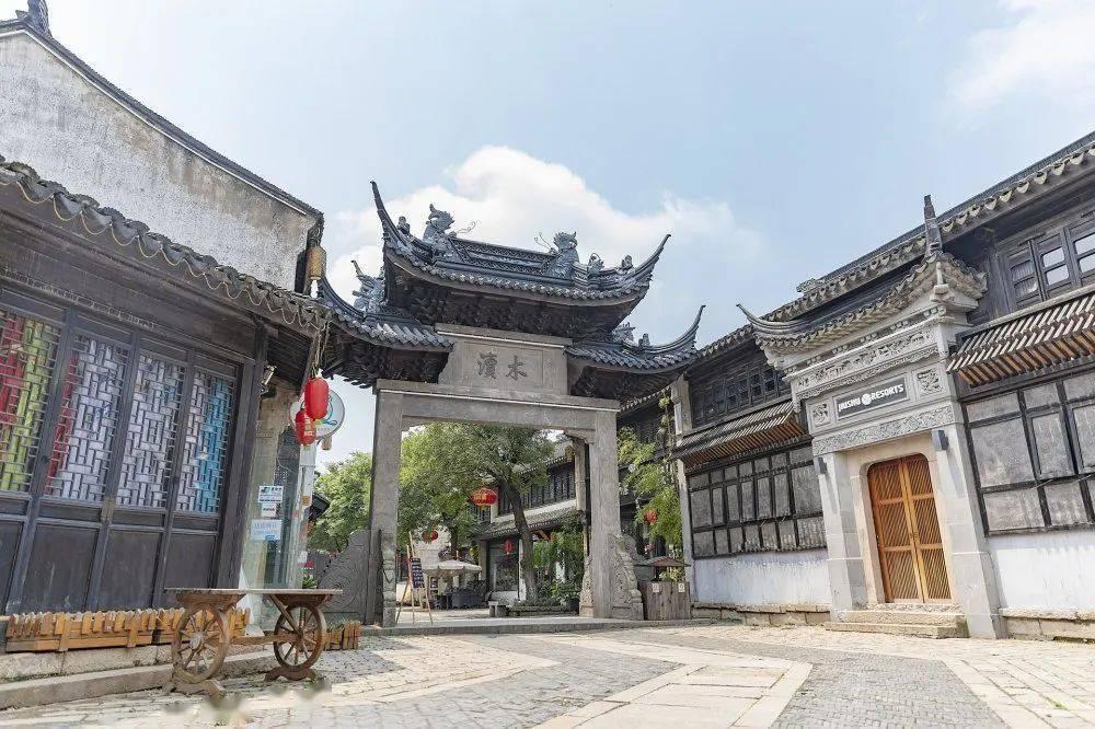 将43岁宋佳跟49岁周迅对比